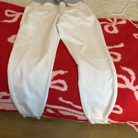 Figs Zamora Joggers - Picture 2 of 5